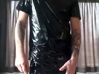 Bi en latex bien salope, versa