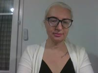 I’m a girl who balances calmness with a touch of playfulness. I enjoy feeling the rhythm of life, catching small moments and turning them into an atmosphere you want to stay in. I appreciate honesty, sincerity, and easy communication—it