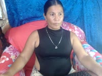 Soy una mujer de estatura pequeña pero con unas ganas de sexo enorme, soy alegre me gusta ser complaciente ven a jugar conmigo