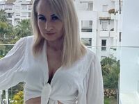 topless camgirl AdellynRose