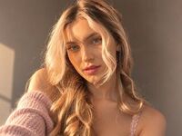 naughty camgirl masturbating AlmaShannon