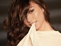 adult web cam chat AmyZuri