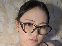 camgirl masturbating with vibrator LauriMoradel