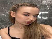 naked girl with cam MildredMuch