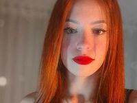 camgirl masturbating with dildo AliceCrox
