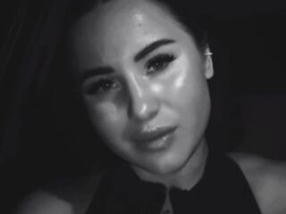 cam girl playing with sextoy AliceFluffy