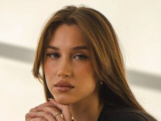 hot strip tease show AmelinaBrauberg