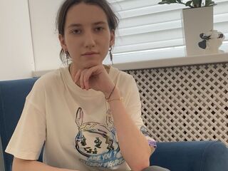 shaved pussy cam AmyCoxe