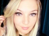 naked camgirl masturbating AnaysAnao