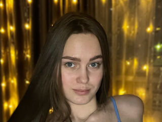 naked webcamgirl photo BernardineCaiafa