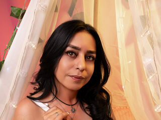 naughty cam girl masturbating with dildo BiancaCollinss