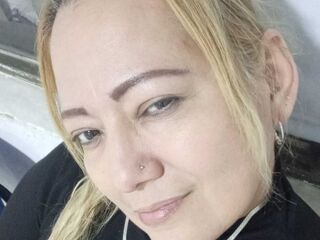 live webcam girl ClauWatson