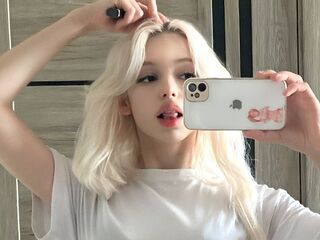 nude cam pic CourtneyAdamo