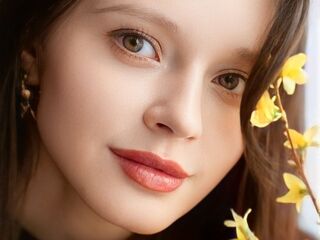 naked camgirl masturbating with vibrator CrystleZaritsky