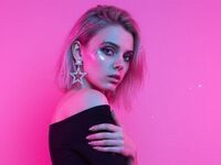 erotic webcam DaiseyNovotny