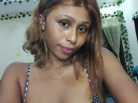 naughty cam girl masturbating with dildo DerbyRufus