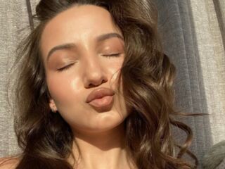 hot chat room DinaSweeny