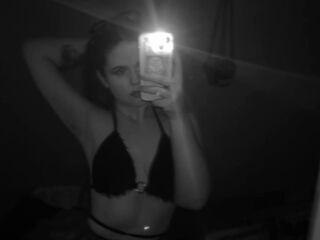 hot cam girl fingering pussy DoloresHuesing
