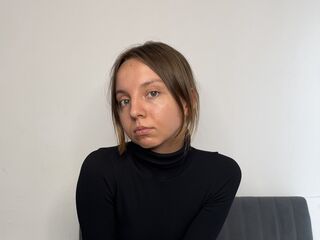 hot camslut EleonoraSzabo