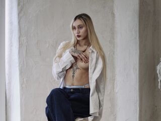 naked webcam girl EllieXeno