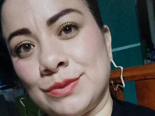 webcamgirl chat room EmilyTempation