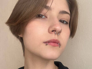 camwhore spreading pussy EssieAcheampong