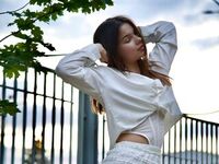 hot strip tease webcam GraceHeitger