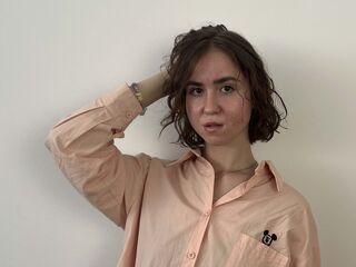 naughty camgirl masturbating HilaryGanfield