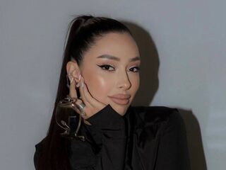 cam girl playing with vibrator JoyceAustiny