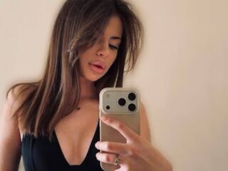 camgirl porn webcam KatrinGrant
