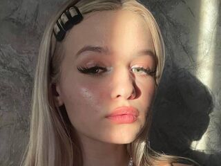 bedroom cam KianaStark