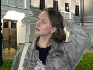 girl topless chat KrissyJn