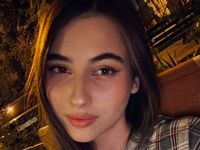 cam whore LeiaFrost