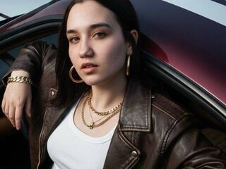 camwhore masturbating with vibrator LeraMednis