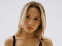 girl shaving pussy LeticiaTso