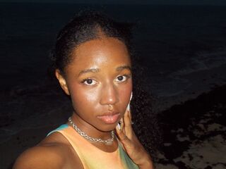 naked girl with cam fingering LilithAnnabell