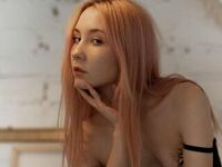 naked camgirl masturbating with dildo LinaLeest