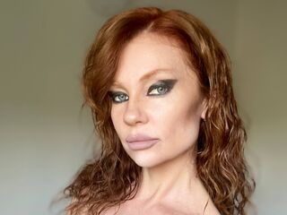 camgirl playing with vibrator LiraJesson