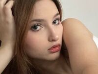 camgirl playing with vibrator MadelynWealer