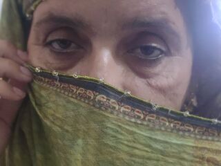 hot cam girl fingering pussy MahiKimi