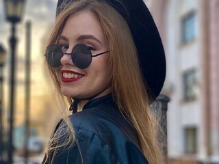 livesex cam girl MaiaOshman