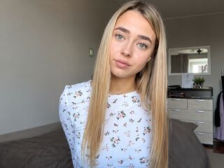 camwhore shaved pussy MarianaBrookman