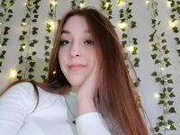 cam girl masturbating with dildo MaudDilley