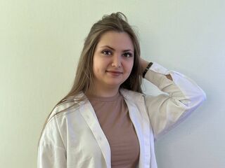 girl naked MildaTaddio