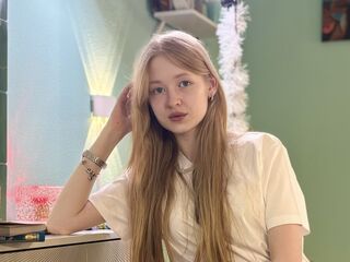 camwhore masturbating with sextoy MinnieTallacksen