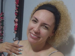topless cam girl MireyaVidal