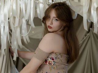 girl webcam show MoonBrittany