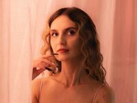 fingering girl cam MoonSeraphine