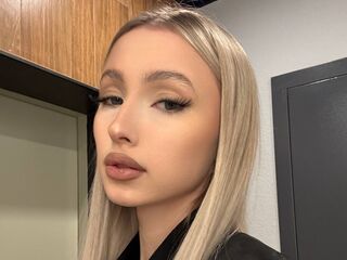 naked cam girl masturbating with dildo MyongDegado