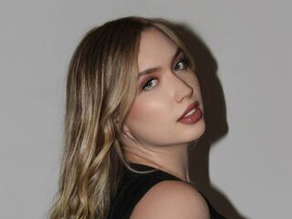 camslut topless NicoleRicii